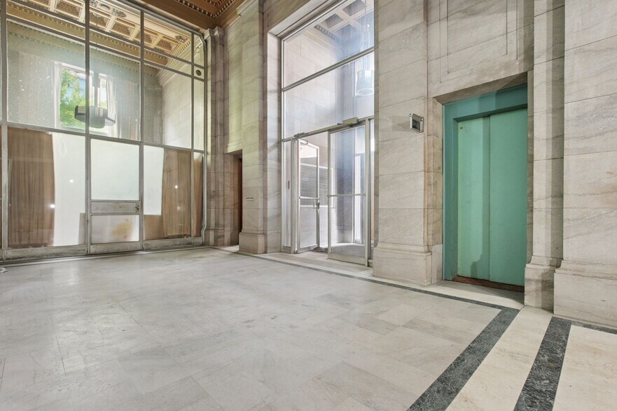 More Photos Of 167 S High St, Columbus Office For Sale