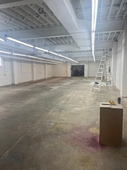 More Photos Of 1109 E Ozark Ave, Gastonia Warehouse For Lease