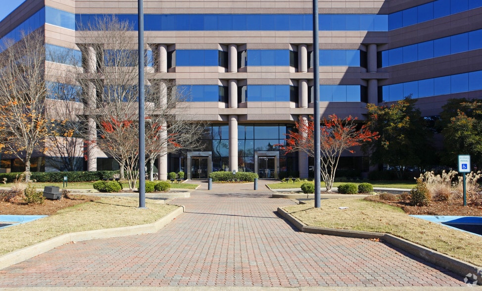 More Photos Of 1525 Perimeter Pky NW, Huntsville Office For Lease
