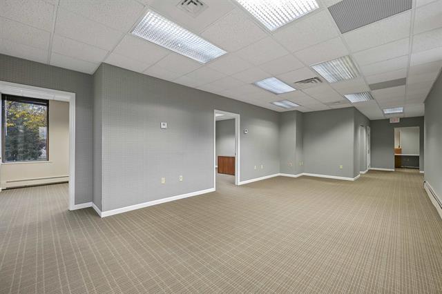 More Photos Of 414 E Walnut St, Green Bay Office For Lease
