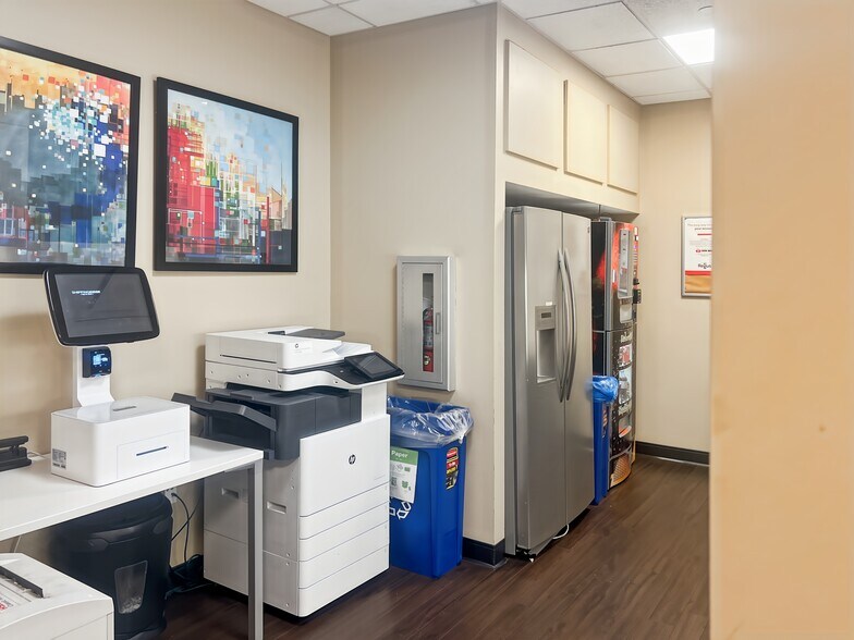 More Photos Of 100 Park Ave, New York Coworking Space