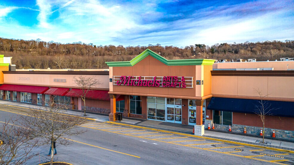 More Photos Of 3039-3155 E Main St, Mohegan Lake Unknown For Lease