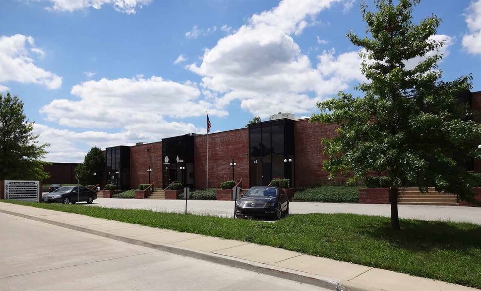 More Photos Of 79-85 Weldon Pky, Maryland Heights Warehouse For Sale