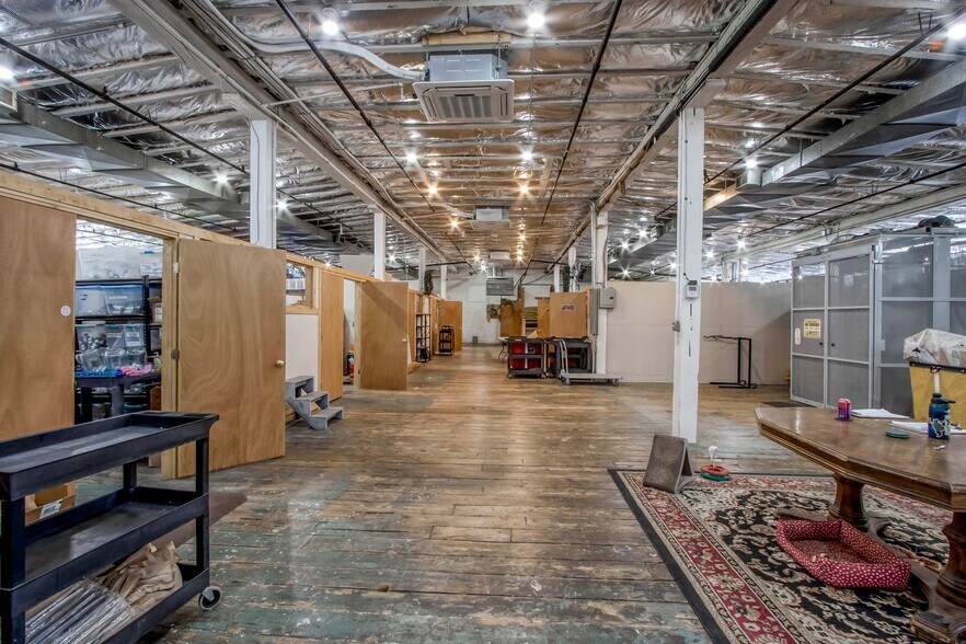 More Photos Of 24 Johnes St, Newburgh Light Manufacturing For Lease