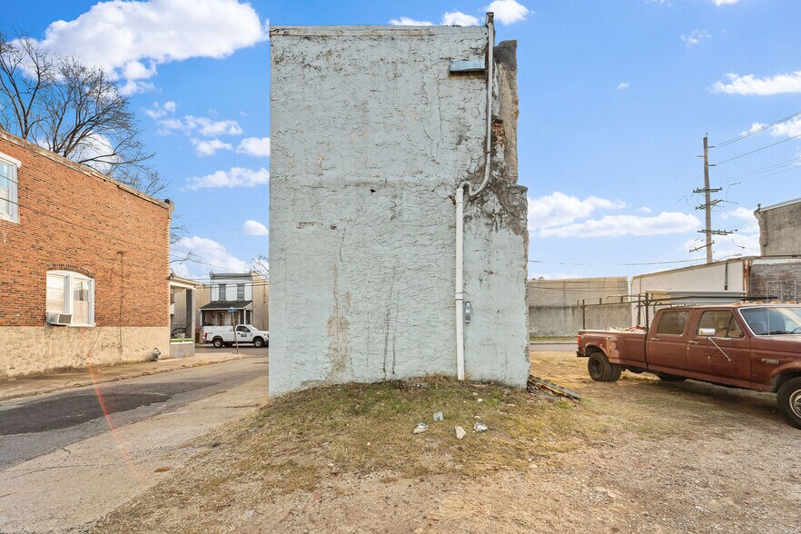 More Photos Of 913 Pearl St, Camden Apartments For Sale