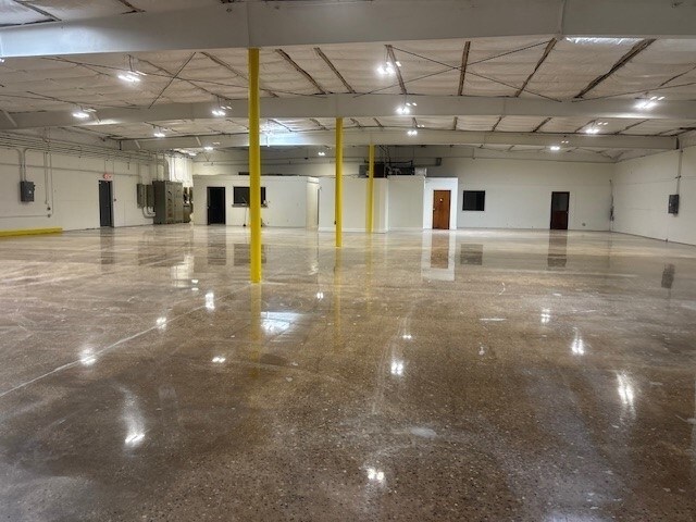 More Photos Of 6101 Webster St, Dayton Warehouse For Lease
