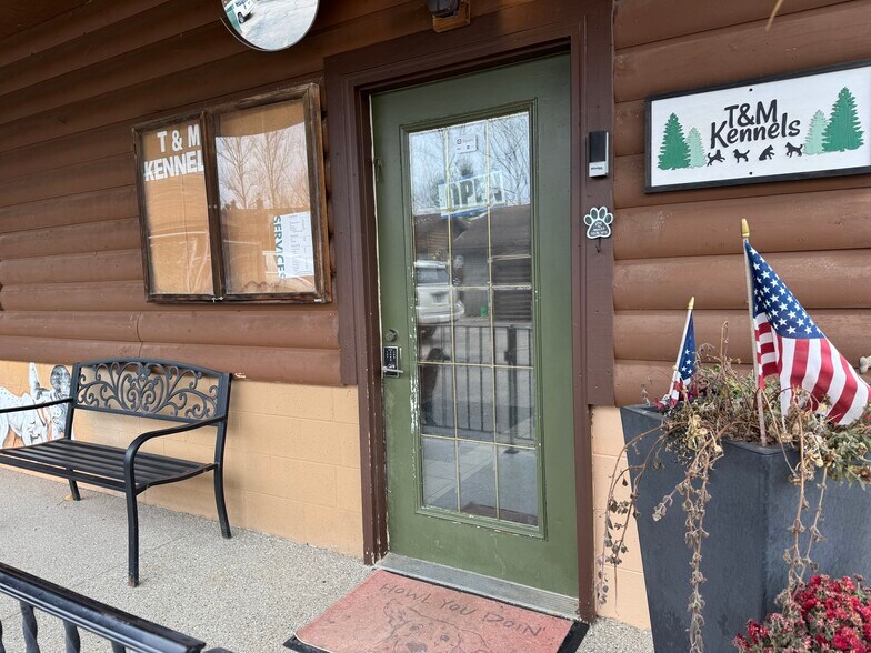 More Photos Of 2350 Highway 17 S, Rhinelander Veterinarian Kennel For Sale