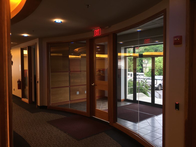 More Photos Of 220 Sutton St, North Andover Storefront For Lease