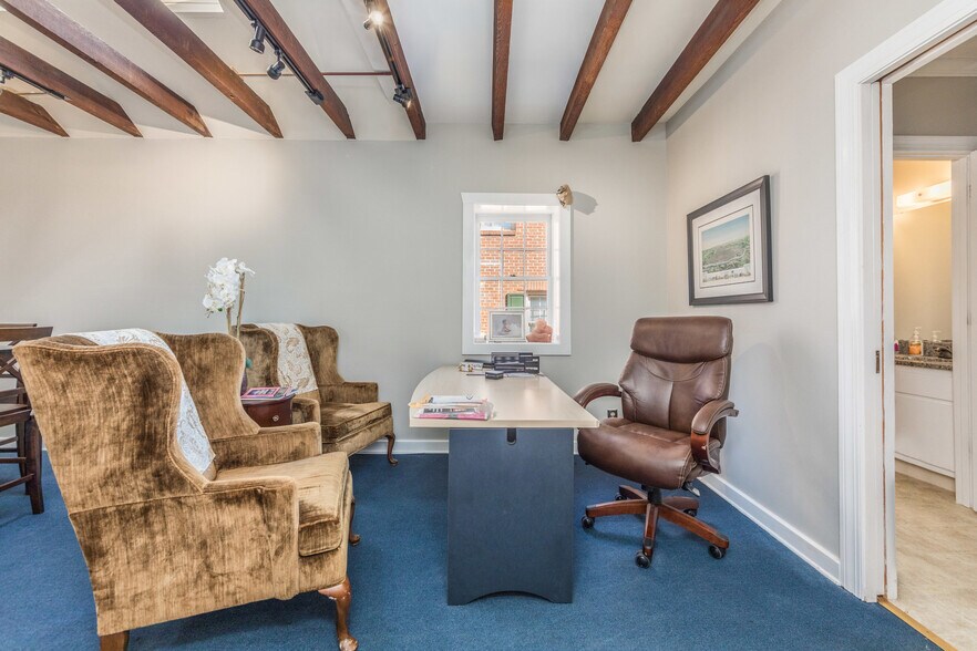 More Photos Of 1011 Charles St, Fredericksburg Loft Creative Space For Lease