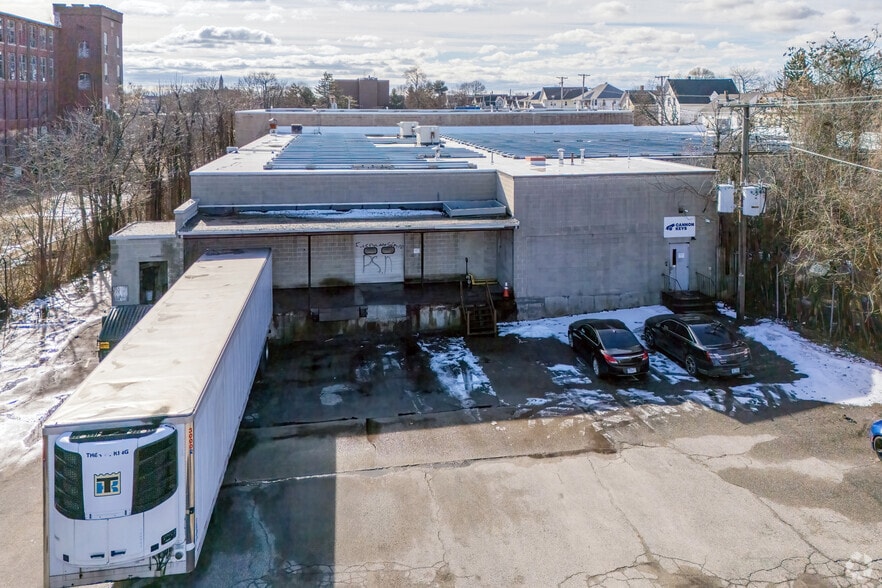 More Photos Of 575 Lonsdale Ave, Central Falls Warehouse For Lease
