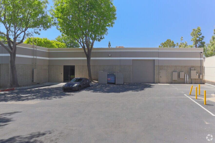 More Photos Of 2805-2807 McGaw Ave, Irvine Light Distribution For Lease