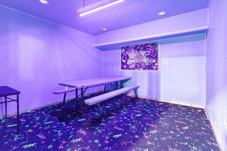 More Photos Of 1649 W US Highway 160, West Plains Skating Rink For Sale