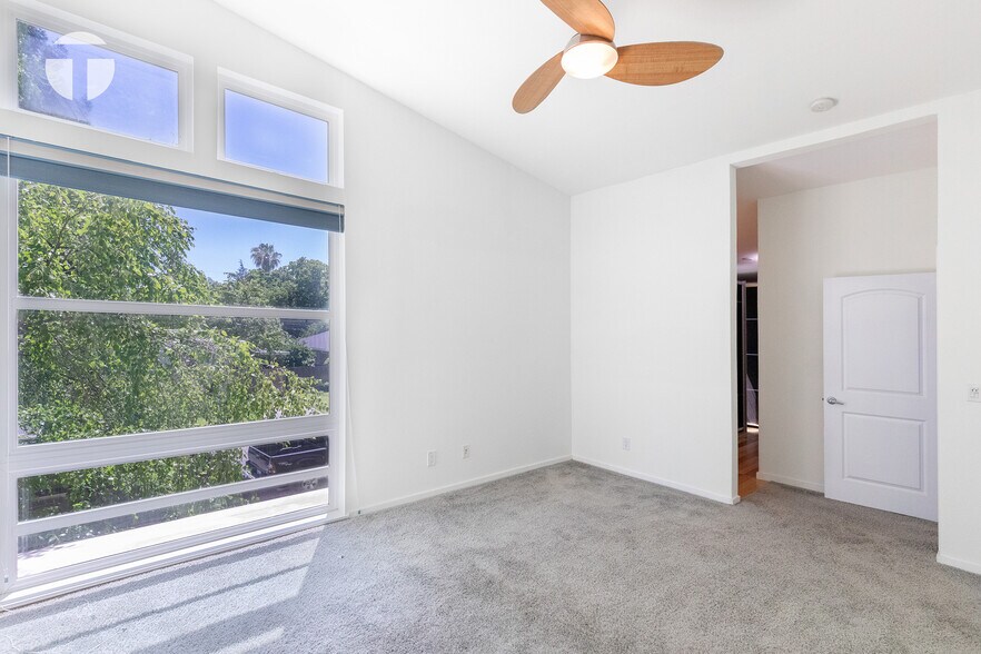 More Photos Of 1449 Claremont Way, Sacramento Apartments For Sale