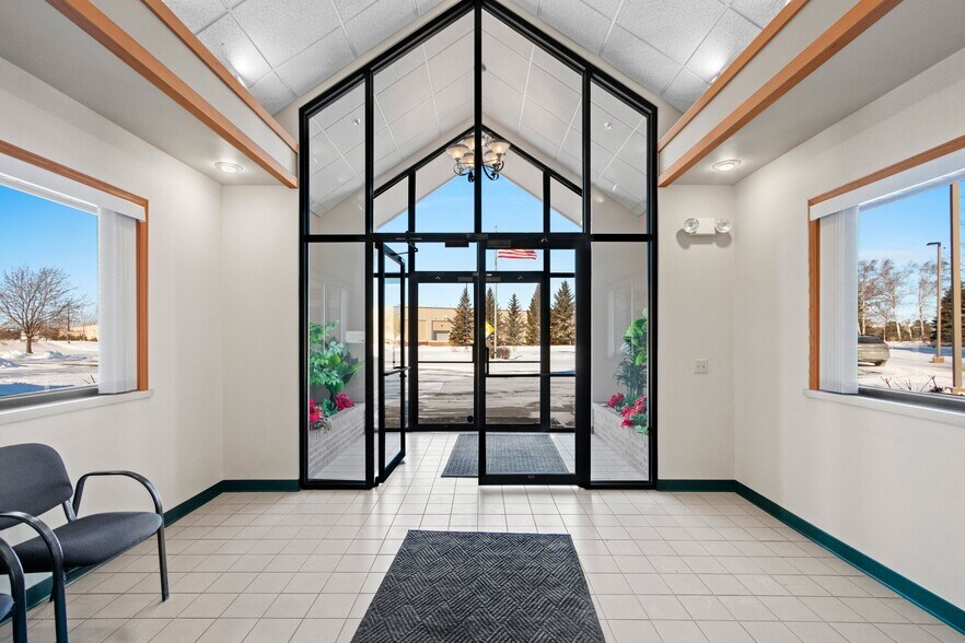 More Photos Of 2980 Walker Dr, Green Bay Office For Sale