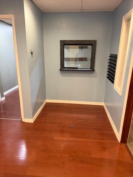 More Photos Of 3715 Main St, Bridgeport Medical For Lease