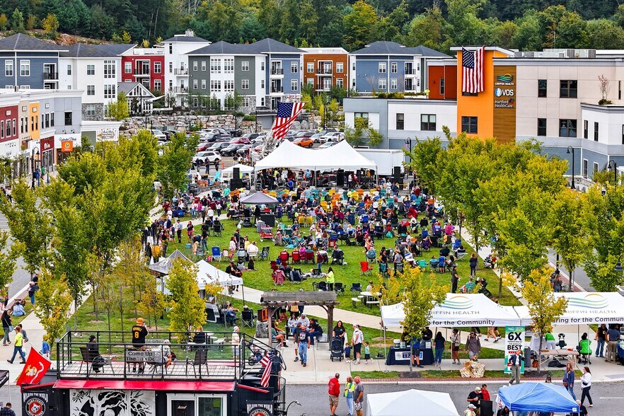 More Photos Of 300 Oxford Rd, Oxford Unknown For Lease