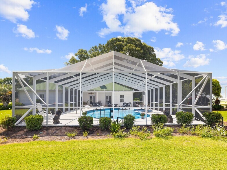 More Photos Of 5676 State Highway 2 W, Defuniak Springs Horse Stables For Sale