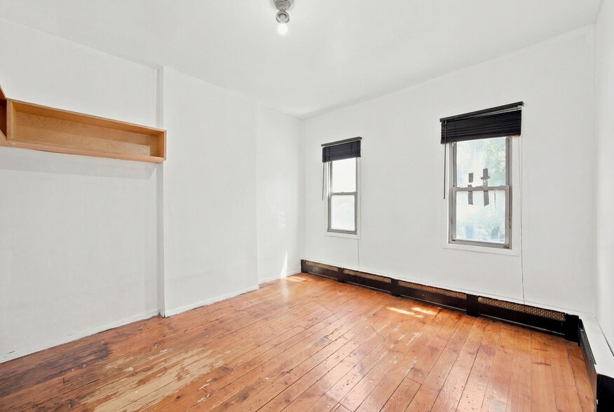 More Photos Of 251 Graham Ave, Brooklyn Storefront Retail Residential For Sale