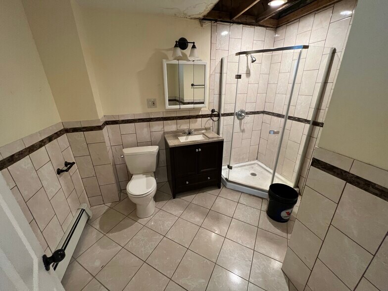 More Photos Of 839 Elizabeth Ave, Elizabeth Storefront For Sale