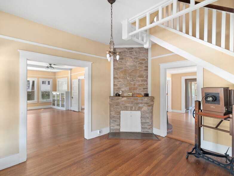 More Photos Of 99 Walnut St, Waynesville Office Residential For Sale