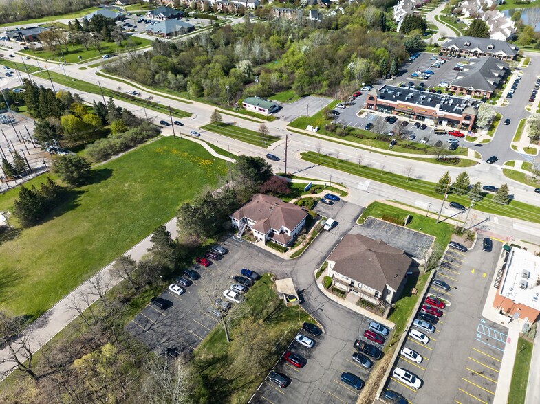 More Photos Of 6300 Sashabaw Rd, Village of Clarkston Storefront For Lease