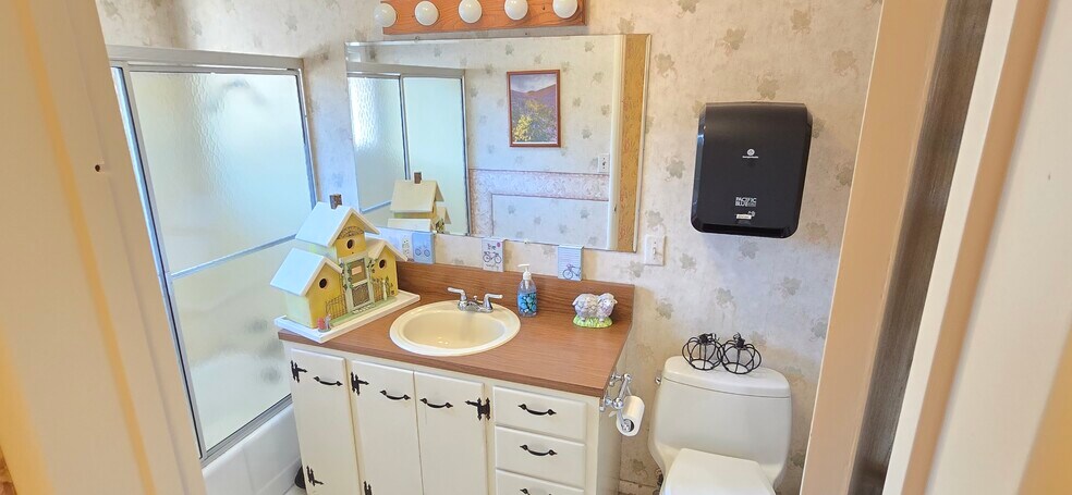More Photos Of 133 N G St, Lompoc Medical For Sale