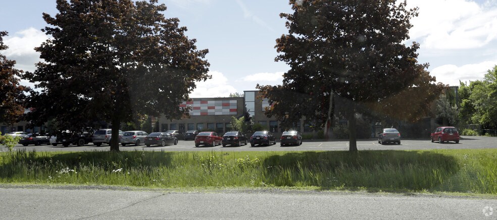 More Photos Of 9655 Rue Ignace, Brossard Warehouse For Lease
