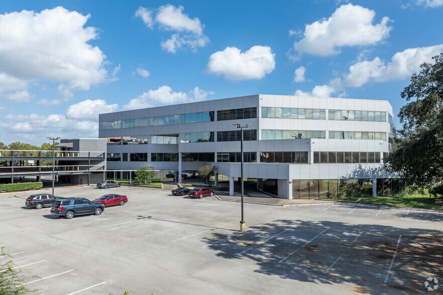More Photos Of 397 N Sam Houston Pky E, Houston Office For Sale