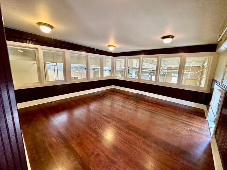 More Photos Of 710 NW 17th Ave, Portland Warehouse For Lease