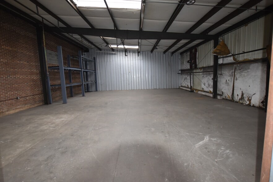 More Photos Of 4301 Rossville Blvd, Chattanooga Service For Lease