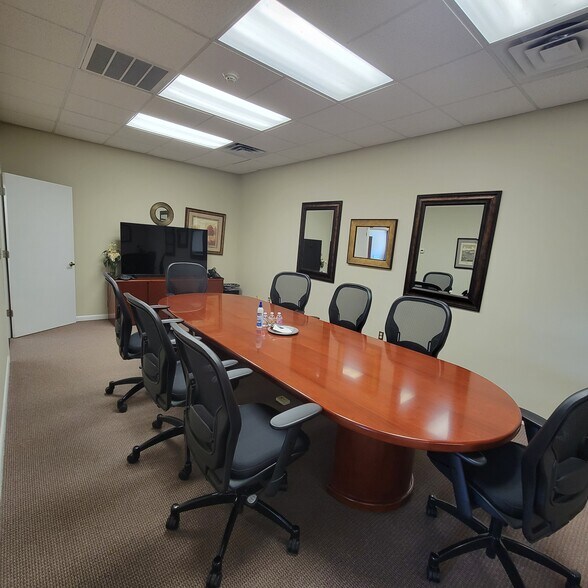 More Photos Of 47 Steves Ln, Gardiner Refrigeration Cold Storage For Sale