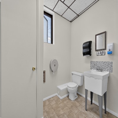 More Photos Of 521 Valley Brook Ave, Lyndhurst Office For Sale