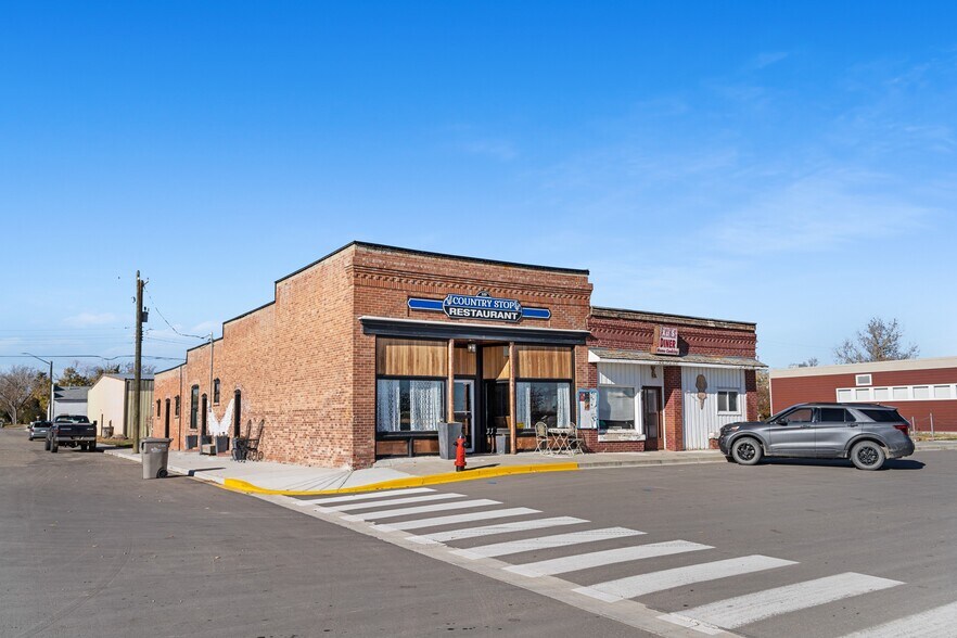 More Photos Of 320 Railway Ave, Granum Restaurant For Lease