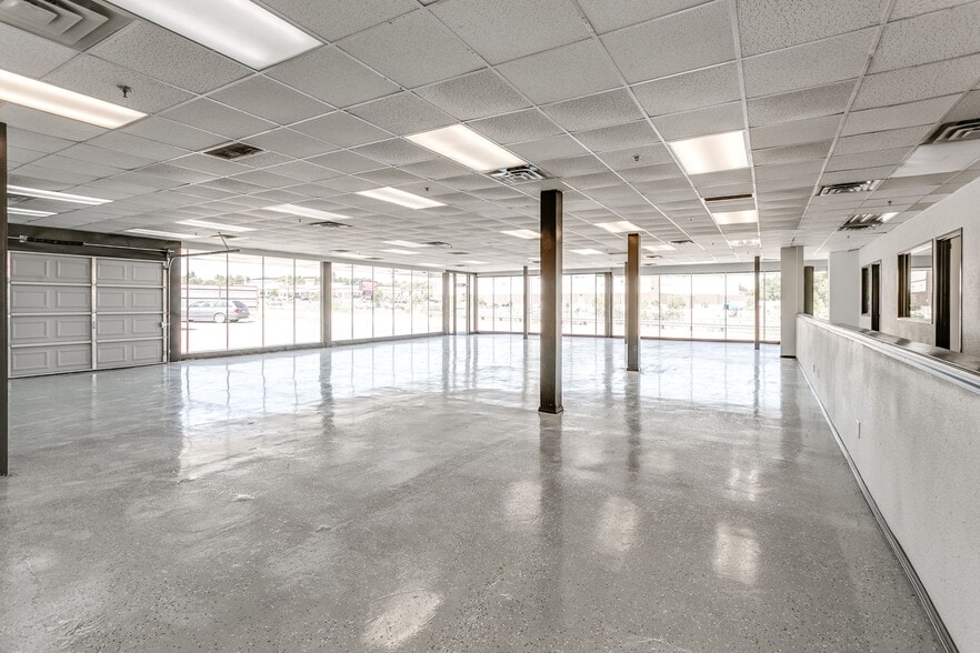 More Photos Of 3500 NW 39th St, Oklahoma City Office For Sale