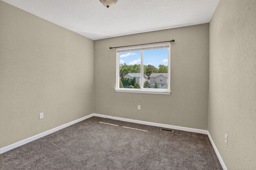 More Photos Of 9295 Cedar Creek Ct, Swartz Creek Apartments For Sale