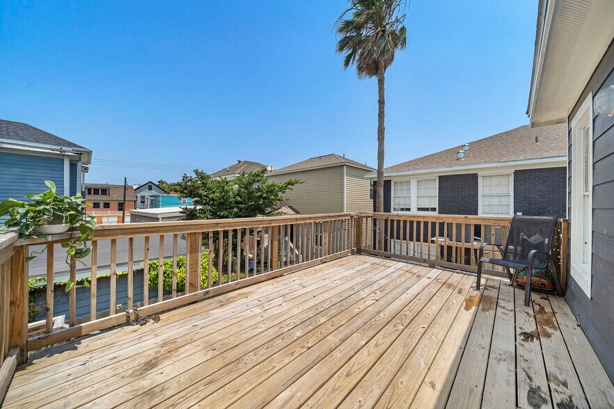 More Photos Of 1811 21st St, Galveston Apartments For Sale