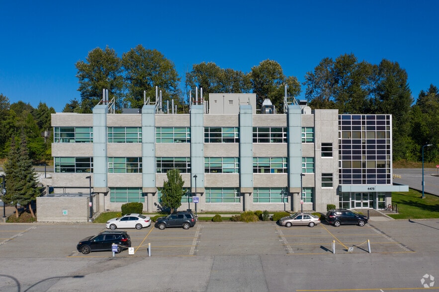 More Photos Of 4475 Wayburne Dr, Burnaby Medical For Lease