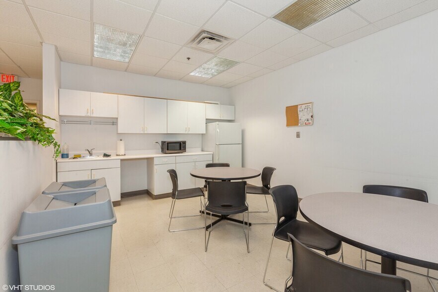 More Photos Of 4906 Main St, Lisle Office For Sale