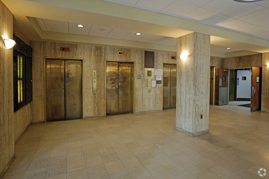 More Photos Of 8-18 W Market St, Wilkes Barre Office For Lease