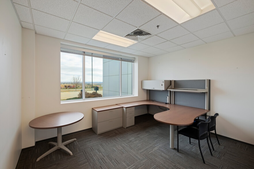 More Photos Of 805 48th Ave W, Williston Manufacturing For Sale