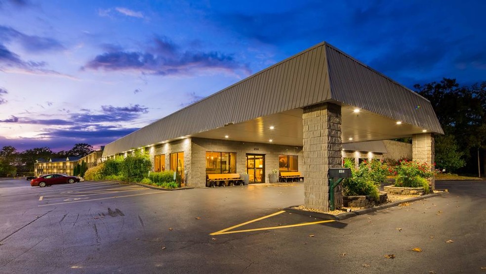 Primary Photo Of 8514 State Highway 76, Branson West Hotel For Sale