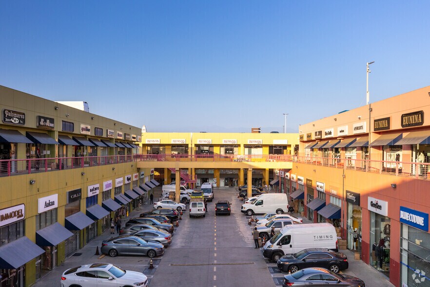 More Photos Of 1100 S San Pedro St, Los Angeles Storefront For Sale