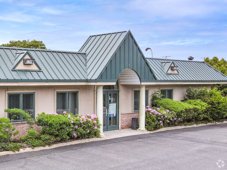 Primary Photo Of 55 Veterans Memorial Hwy, Commack Medical For Lease