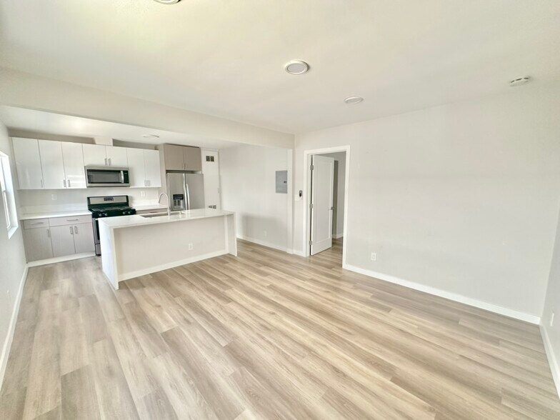 More Photos Of 825 Manhattan Ave, Hermosa Beach Apartments For Sale