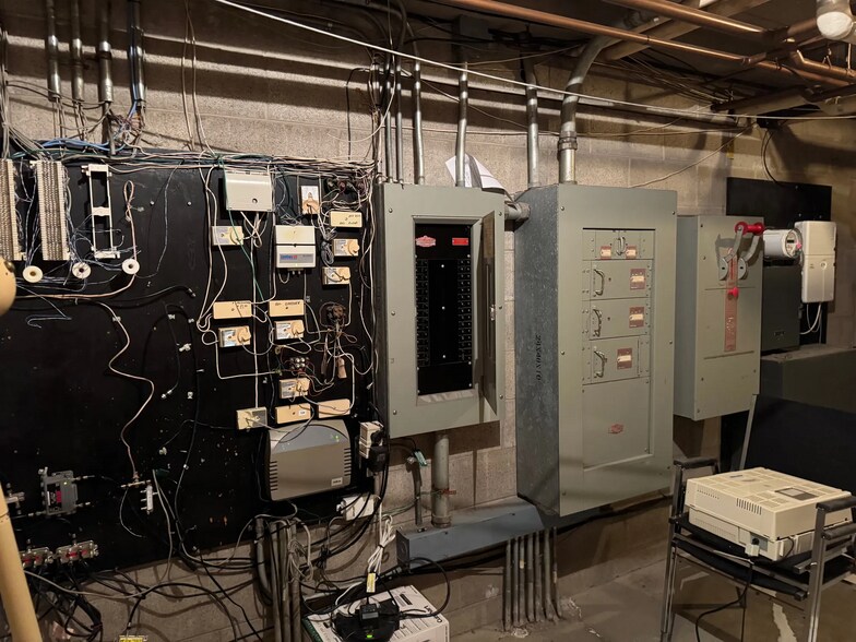 More Photos Of 89 E Genesee St, Auburn Flex For Sale