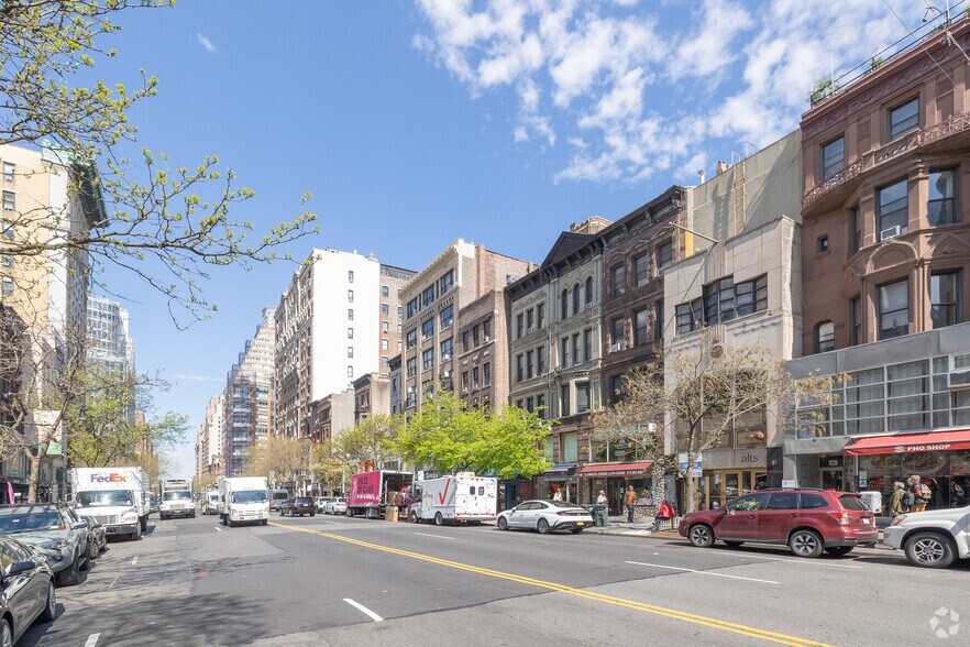 More Photos Of 143 W 72nd St, New York Storefront Retail Office For Lease