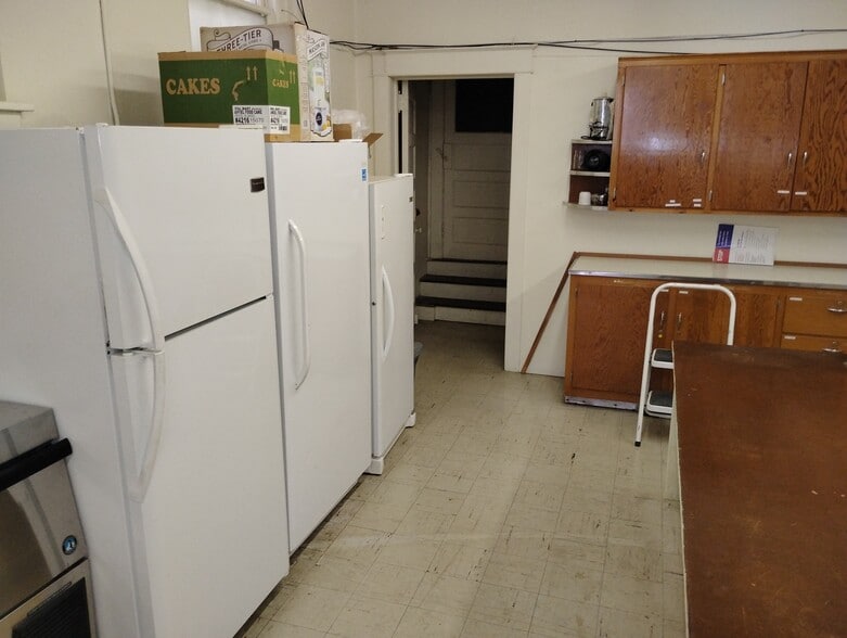 More Photos Of 906 Elm St, Coffeyville Religious Facility For Sale