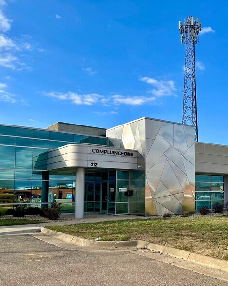 More Photos Of 2121 SW Chelsea Dr, Topeka Flex For Lease