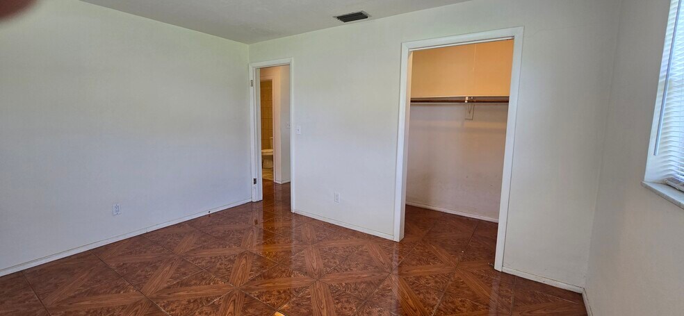More Photos Of 3404 Dahlia Pl, Largo Apartments For Sale