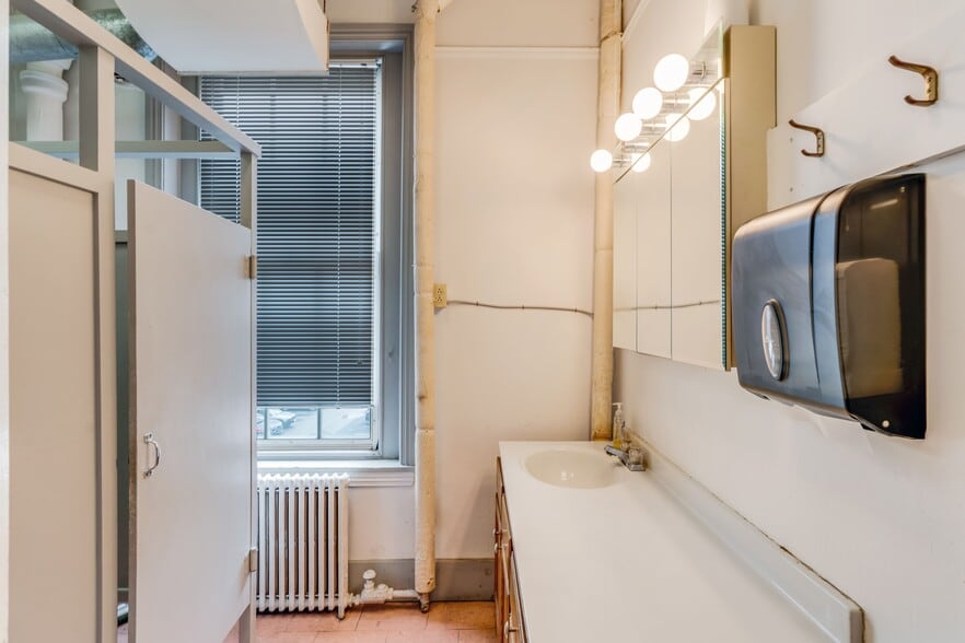 More Photos Of 115 Chestnut St, Philadelphia Office For Lease